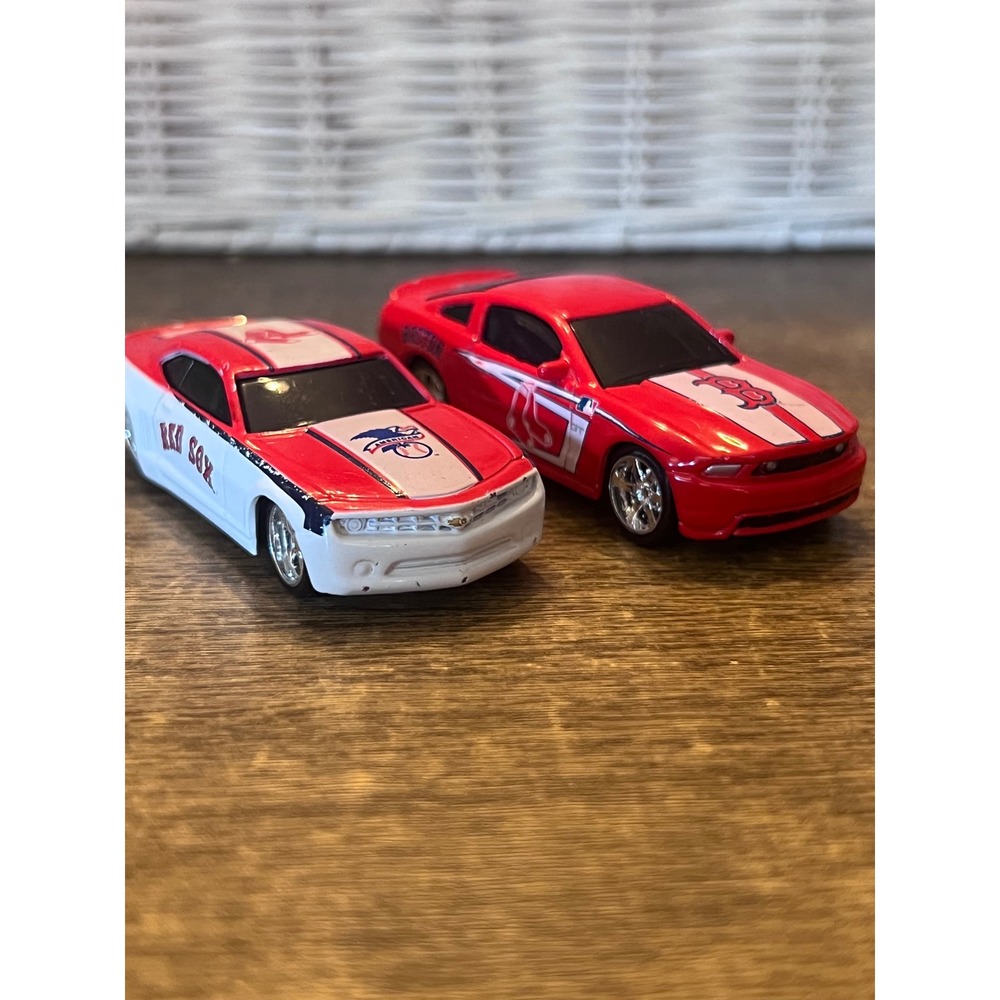 Maisto Lot Of 2 MLB American League Boston Red Sox Diecast Lot Mustang + Camaro